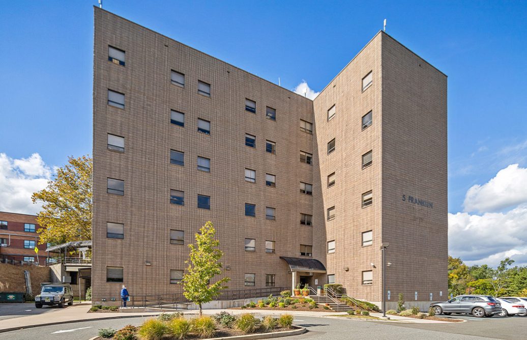 Clara Maass Medical Center